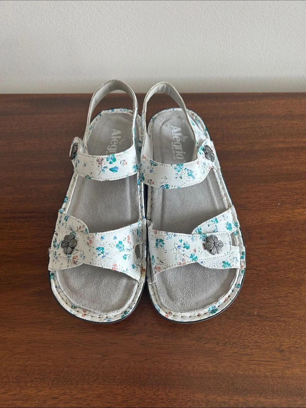 Retired~ Alegria Women's Vienna Sandals in Keep Calm